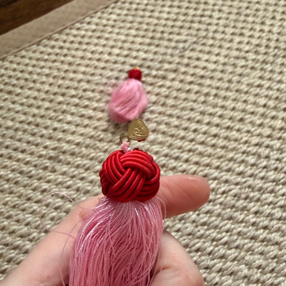 Hart Tassel Topknots View 3
